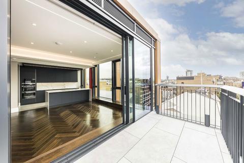 undefined, Queen Elizabeth Street, London SE1