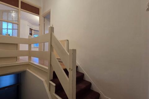 2 bedroom flat to rent, Crescent Road, Plaistow, E13 0LU