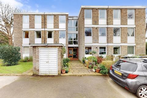 2 bedroom flat to rent, Ham Street, TW10