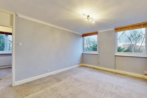 2 bedroom flat to rent, Ham Street, TW10