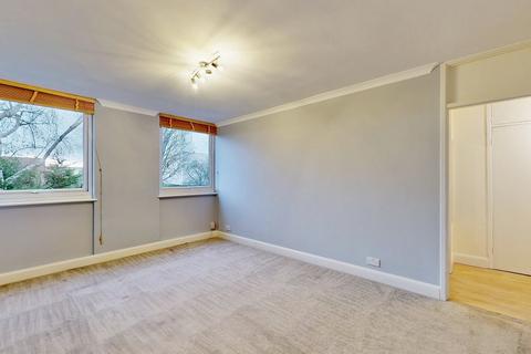 2 bedroom flat to rent, Ham Street, TW10