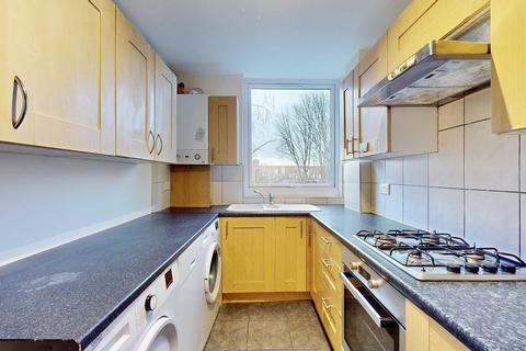 2 bedroom flat to rent, Ham Street, TW10