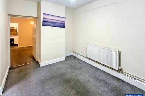 undefined, Luton LU1