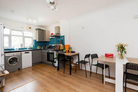 3 bedroom flat to rent, Kilburn Lane, London W9