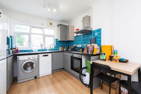 3 bedroom flat to rent, Kilburn Lane, London W9