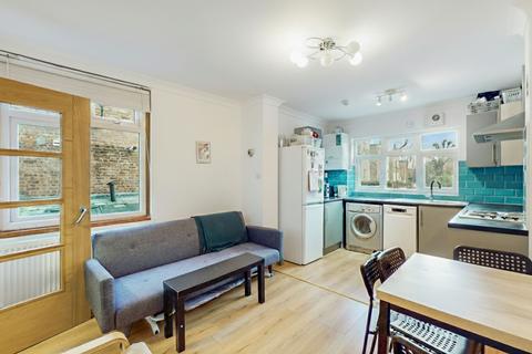 3 bedroom flat to rent, Kilburn Lane, London W9