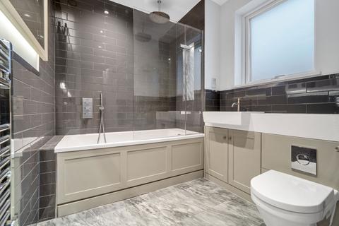 2 bedroom apartment to rent, Palladian Gardens, London W4