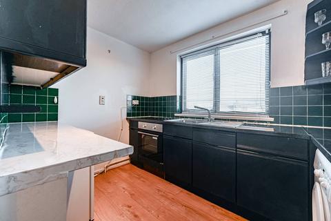 Studio to rent, Broadwood Terrace, South Kensington, London, W8