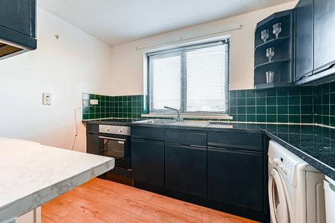 Studio to rent, Broadwood Terrace, South Kensington, London, W8