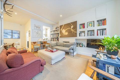 3 bedroom terraced house to rent, Malvern Mews, London NW6
