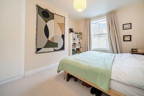 3 bedroom terraced house to rent, Malvern Mews, London NW6