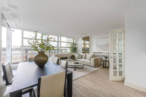3 bedroom flat to rent, Buckingham Palace Road, Victoria, London, SW1W