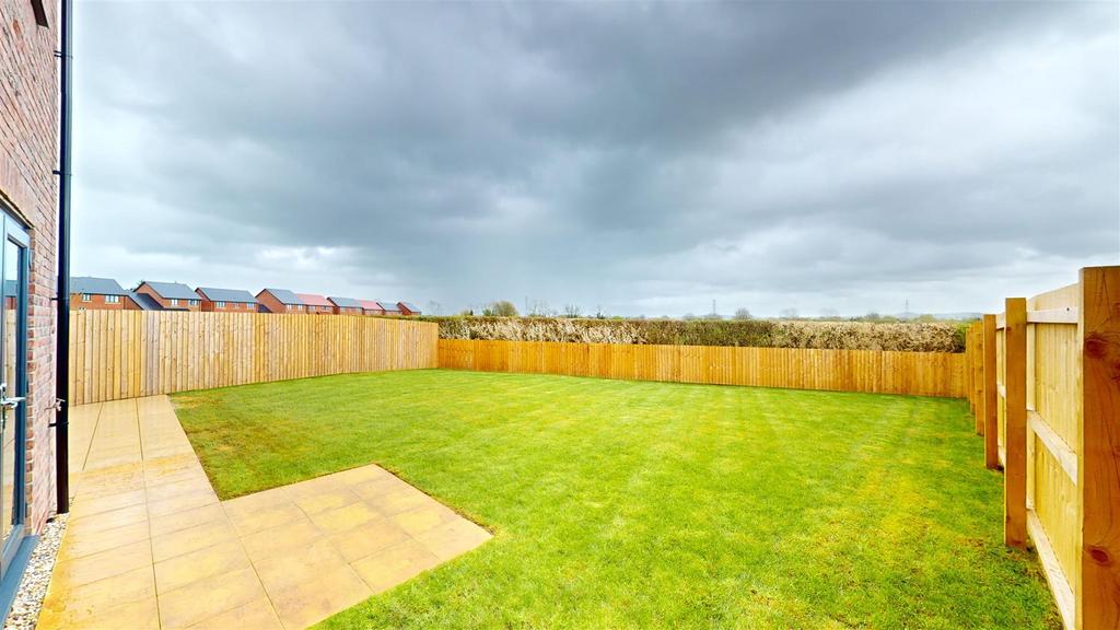Salt Crescent 25, Baschurch Garden 1.jpg