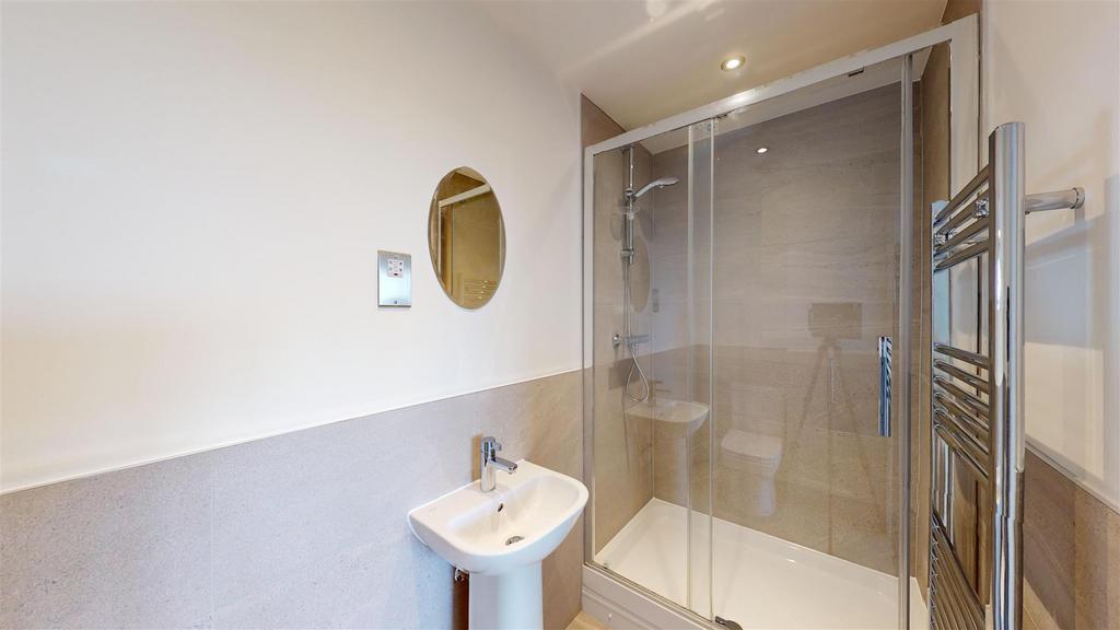 Salt Crescent 25, Baschurch En-suite.jpg