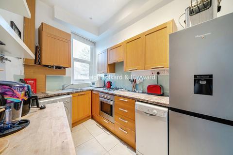 3 bedroom property to rent, Tottenham Lane, London, N8