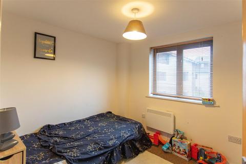 2 bedroom apartment to rent, Waters Edge, Haverhill CB9