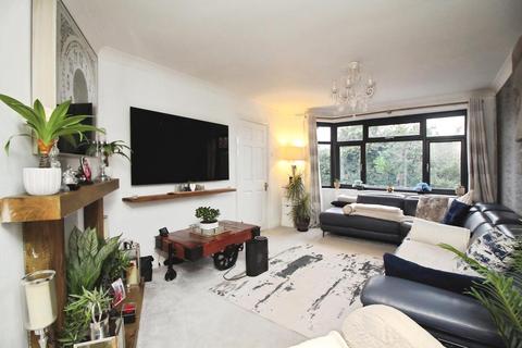 4 bedroom semi-detached house for sale, Kingsway North, Braunstone Town, LE3