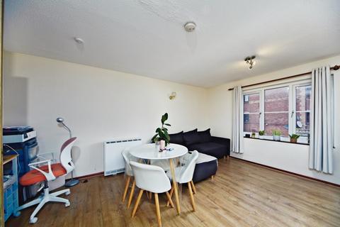 undefined, Lowry Crescent, Mitcham CR4