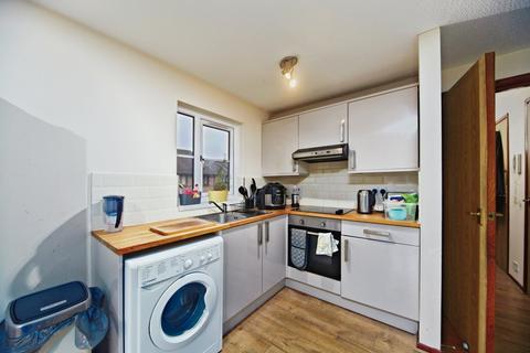 undefined, Lowry Crescent, Mitcham CR4