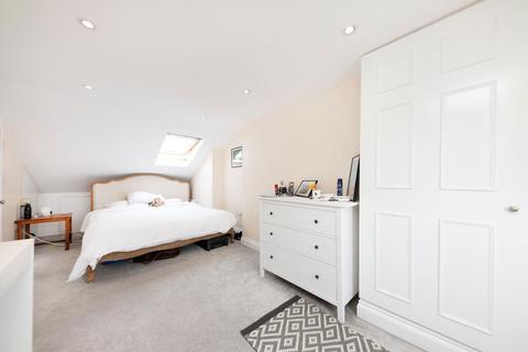 3 bedroom flat for sale, St. Stephens Avenue, London W12