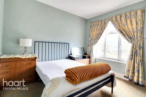 3 bedroom detached house for sale, Grecian Crescent, London