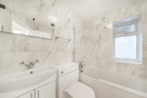 1 bedroom flat for sale, Mossbury Road, London SW11