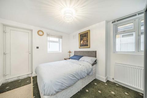 1 bedroom flat for sale, Mossbury Road, London SW11