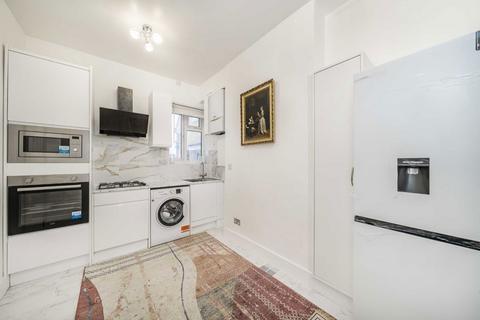 1 bedroom flat for sale, Mossbury Road, London SW11