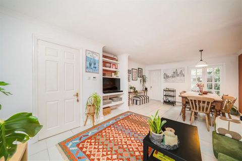 undefined, Adelina Grove, London E1