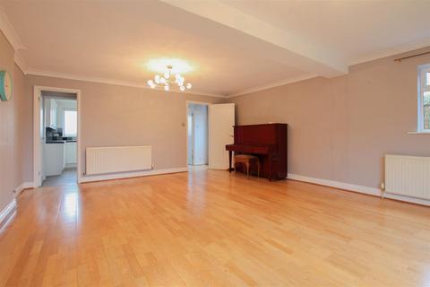 undefined, De Vigier Avenue, Saffron Walden CB10