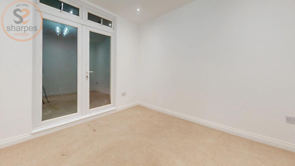 R1ub GTdt QBn-Bedroom