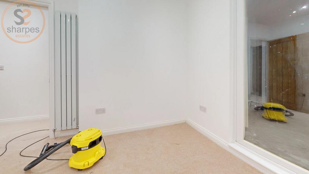 Mub Um FDYHz C-Bedroom