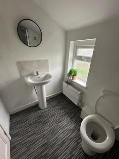 6 bedroom house to rent, Lombard Grove, Manchester M14