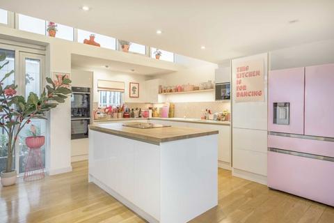 2 bedroom flat for sale, High Holborn, LONDON WC1V