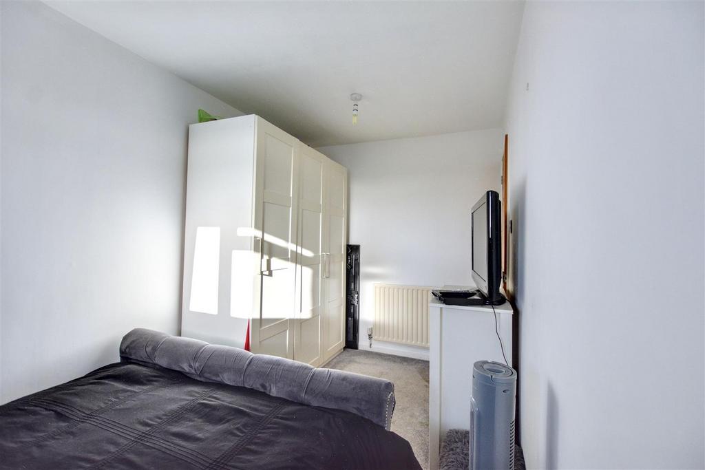 Bedroom 2 2.jpeg