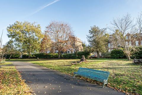 5 bedroom house for sale, Knatchbull Road, London SE5