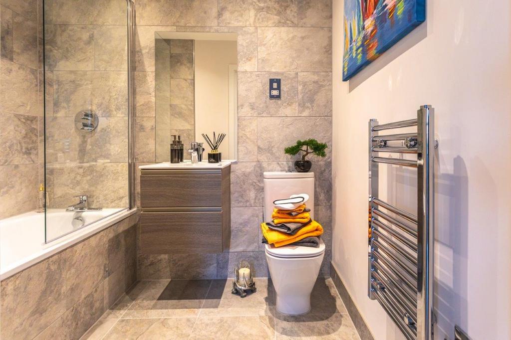 Bathroom (2).jpg