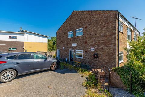 2 bedroom flat to rent, Dochdwy Road, Penarth CF64