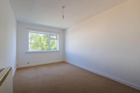 2 bedroom flat to rent, Dochdwy Road, Penarth CF64