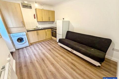 undefined, Luton LU3