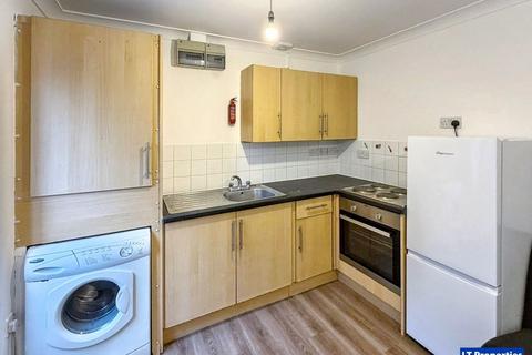undefined, Luton LU3