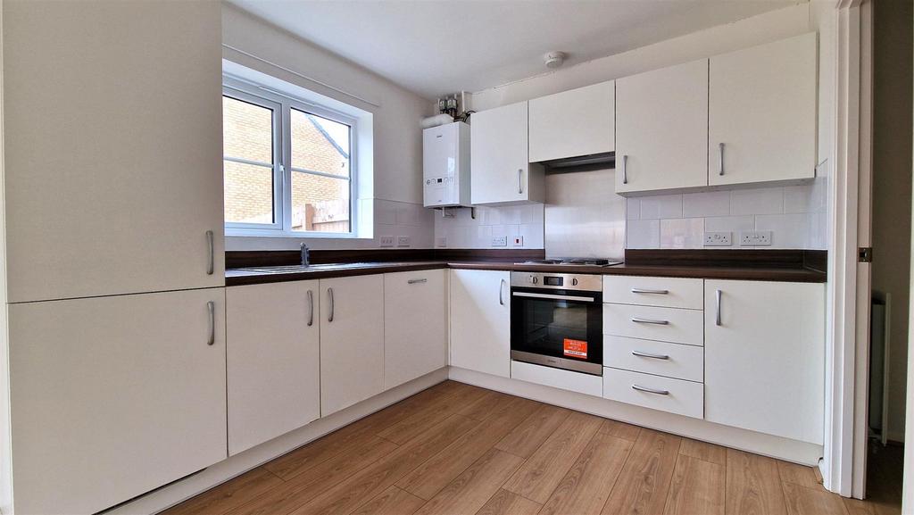 Kitchen 1 .jpg