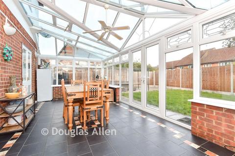 3 bedroom detached house for sale, Redwood Drive, Laindon, Basildon, Essex