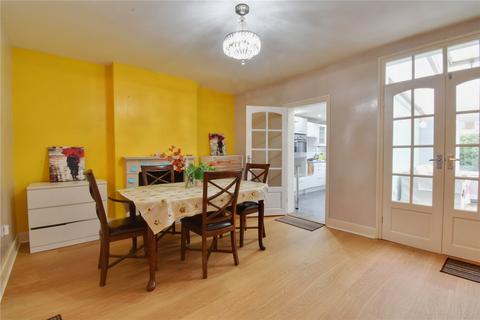 4 bedroom semi-detached house to rent, Wellington Road, Hertfordshire WD17