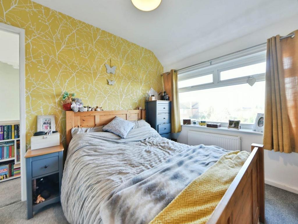 Bedroom 1 (2)