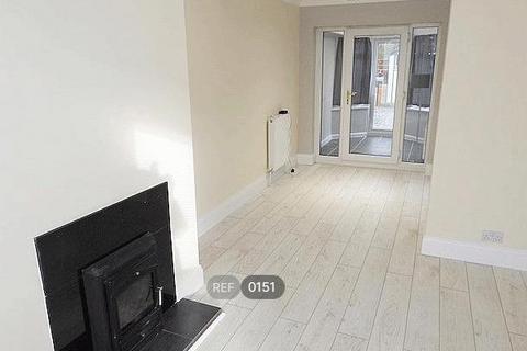 2 bedroom terraced house to rent, Cambridge Road, Hessle, HU13
