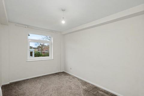 2 bedroom flat to rent, Maple Road, Surbiton KT6