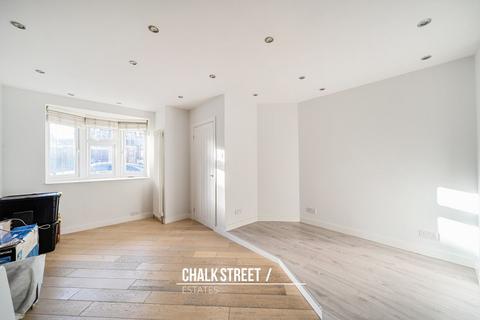 2 bedroom terraced house for sale, Bruce Avenue, Hornchurch, RM12