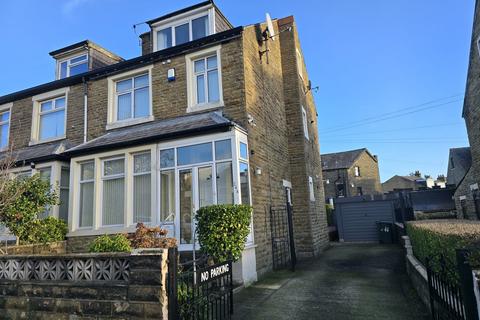 undefined, Upper Woodlands Road, Bradford, BD8