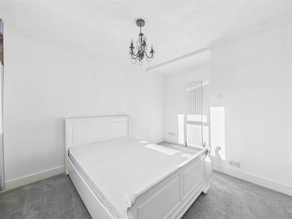 CAM05476 G0-PR0093-STILL026.jpg